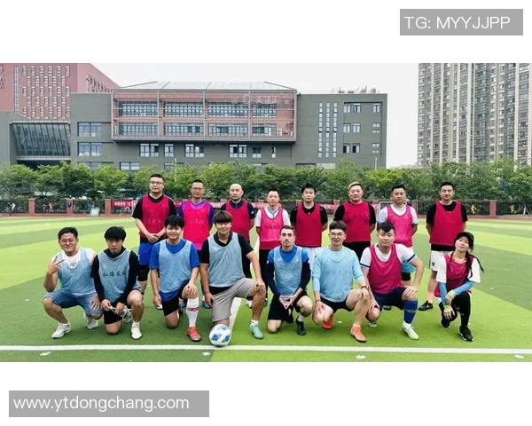 南京足球队的逆袭之旅:从低谷到辉煌的奋斗与坚持 南京足球队的逆袭之旅:从低谷到辉煌的奋斗与坚持