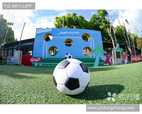 变身足球明星的奇幻旅程与转场叠加的精彩瞬间