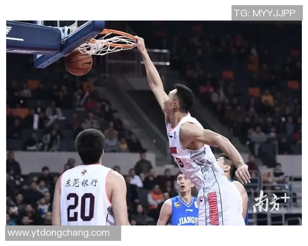 深圳足球队以80分领跑挑战赛积分榜展现强劲实力和夺冠希望