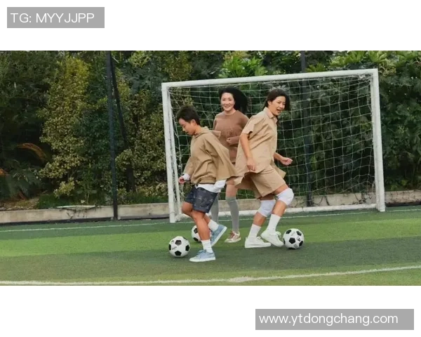 足球明星手势语揭秘:如何通过肢体语言传达战术与情感 足球明星手势语揭秘:如何通过肢体语言传达战术与情感