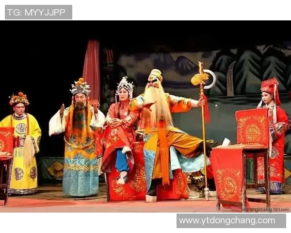 足球明星背后的戏剧人生与场上风采的精彩交织 足球明星背后的戏剧人生与场上风采的精彩交织